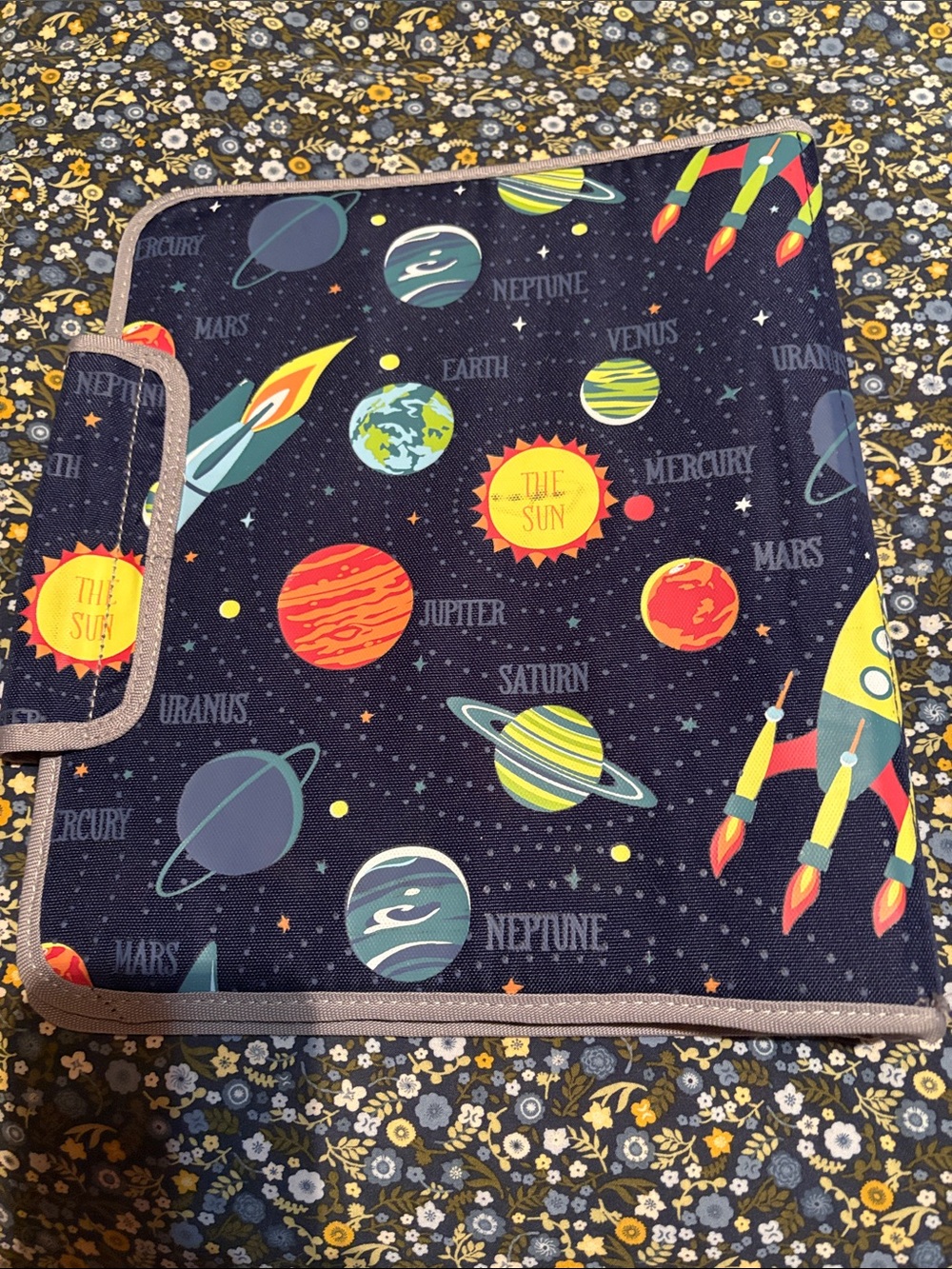 Pottery Barn Kids  Space Planets Binder - Picture 2 of 4